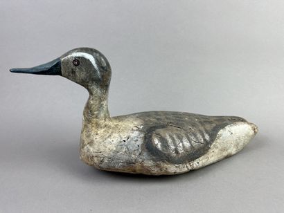 Antique wooden duck caller. Trace of polychromy....