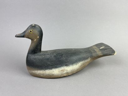 Antique wooden duck caller. Trace of polychromy....