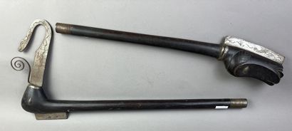 Two Recades, insignia of power. The blade...