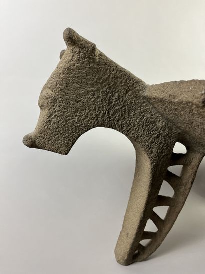 Metate. Corn grinding table. The concave...