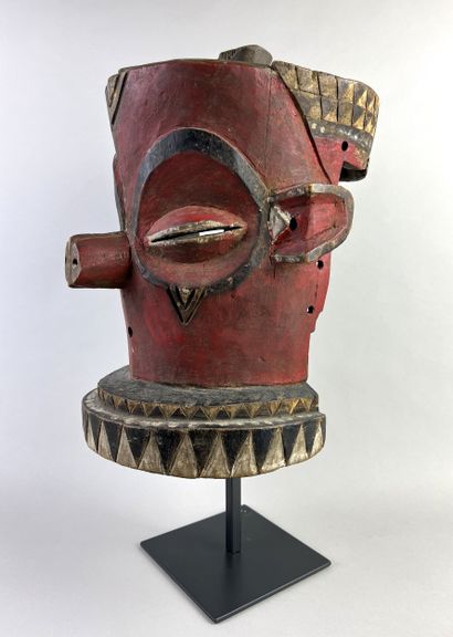 Gipogo helmet mask. This mask is used to...