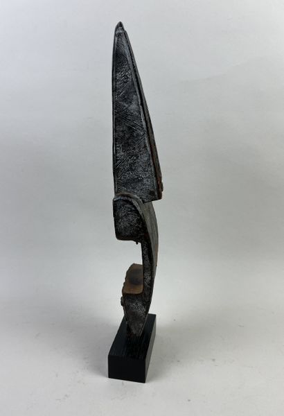 Case lock. Representation of the horns of...
