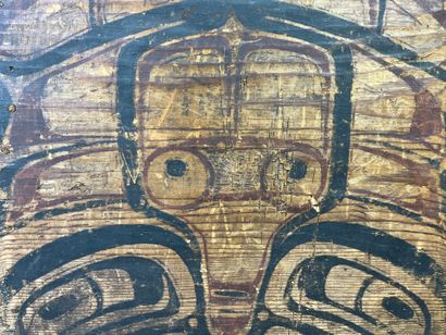 Rare folded and painted wooden box. The walls...