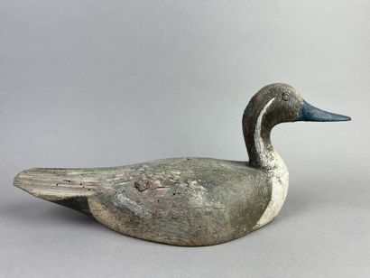 Antique wooden duck caller. Trace of polychromy....