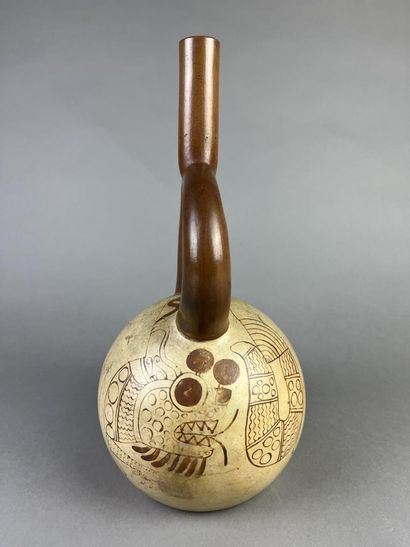 Spherical vase with flat bottom and stirrup...