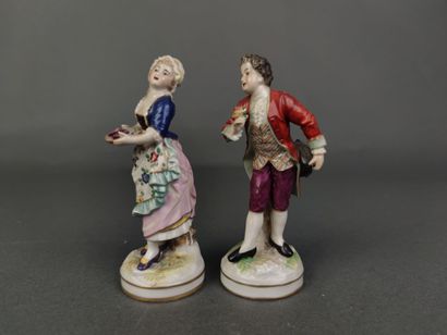 ALLEMAGNE
Deux figures en porcelaine polychrome...