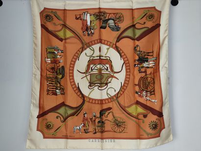 HERMES Paris
Carré de soie modèle 