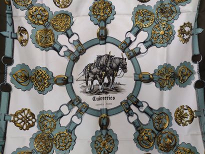 HERMES Paris
Carré de soie modèle 