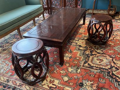 CHINE
Importante table basse en bois exotique...