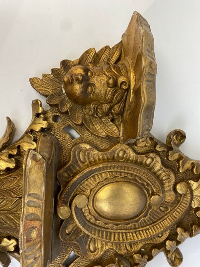 Console d'applique en bois et stuc doré à...