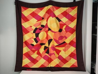 Louis FERAUD
Foulard en soie à décor géométrique...