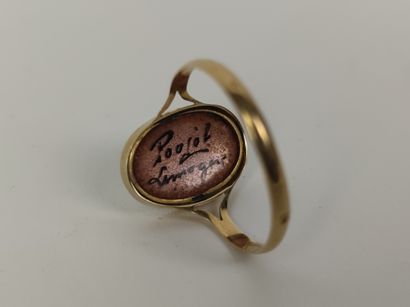 Bague en or jaune (750) présentant un portrait...