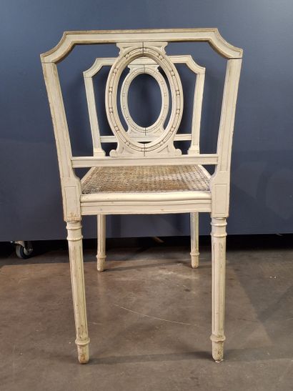Tabouret en bois laqué gris, à chevets ajourés...