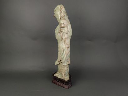 CHINE - XXe siècle
Groupe en jade (néphrite)...