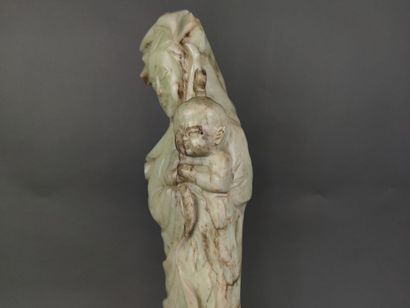 CHINE - XXe siècle
Groupe en jade (néphrite)...
