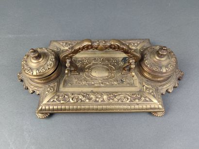 Encrier de bureau en bronze doré à deux godets...
