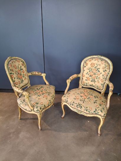 Paire de fauteuils à dossier cabriolet en...