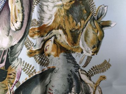 HERMES Paris
Carré de soie modèle 