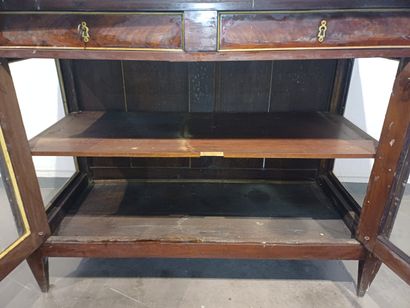 Bureau cylindre en acajou et placage d'acajou....