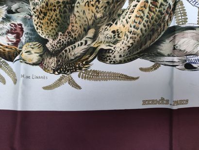 HERMES Paris
Carré de soie modèle 