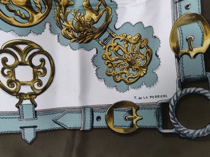 HERMES Paris
Carré de soie modèle 