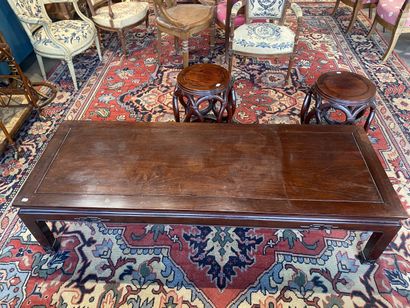 CHINE
Importante table basse en bois exotique...