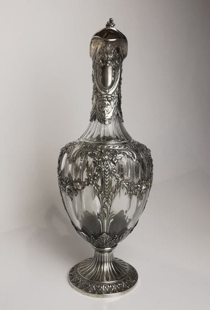 CARAFE A VIN en cristal, monture en argent...