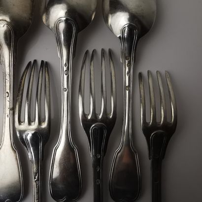 DIX CUILLERS A SOUPE ET DIX FOURCHETTES DE...