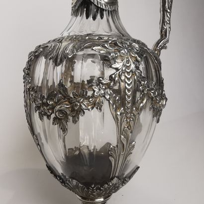 CARAFE A VIN en cristal, monture en argent...