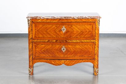 Petite et rare commode en marqueterie de...