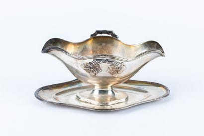SAUCIERE en argent (950). PARIS, Georges...
