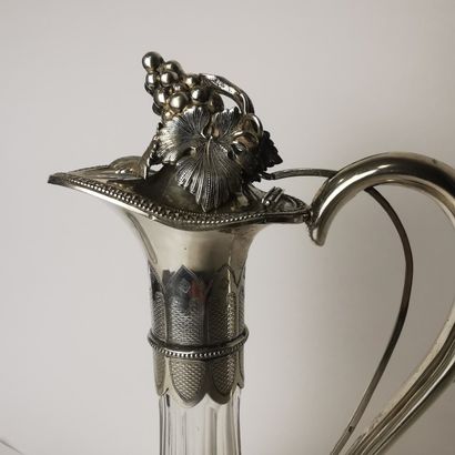 CARAFE A VIN en cristal, monture en argent...