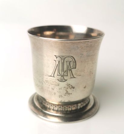 COQUETIER en argent (950). PARIS, Jean-Elysée...