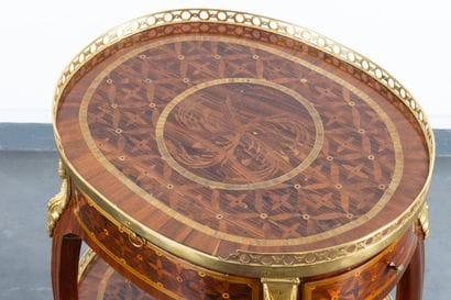 Table de salon en marqueterie de croisillons,...