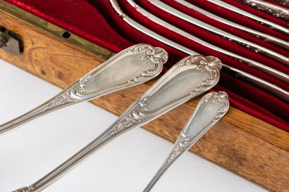 MENAGERE DE TABLE en argent (950) (19 pièces)....