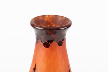 LE VERRE FRANCAIS
Grand vase en verre à décor...