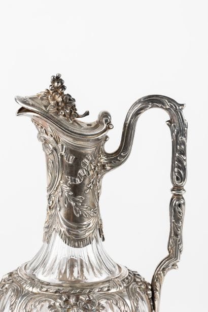 CARAFE A VIN en cristal, monture en argent...