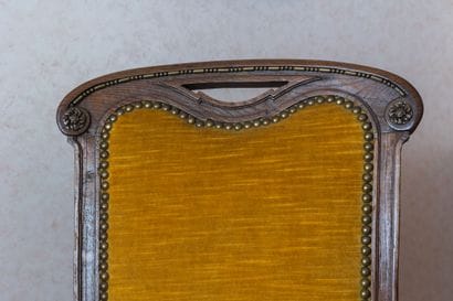 Mobilier de salle à manger en chêne mouluré...