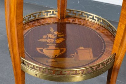 Dans le goût de Charles TOPINO
Paire de tables...