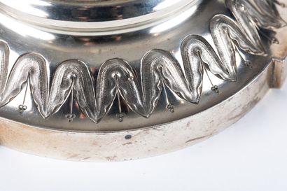 PAIRE DE SUPPORTS de coupes en argent et...