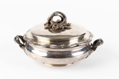 LEGUMIER en argent (950). PARIS, Charles...