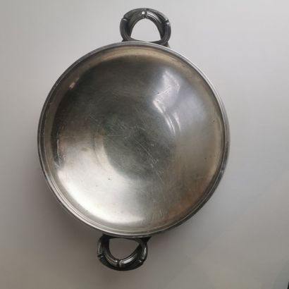 LEGUMIER en argent (950). PARIS, Charles...