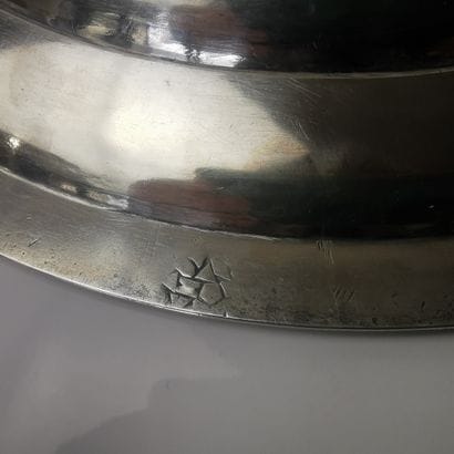 PLAT en argent (950). PARIS, orfèvre DUP?,...