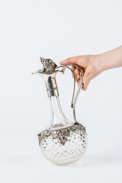 CARAFE A VIN en cristal, monture en argent...