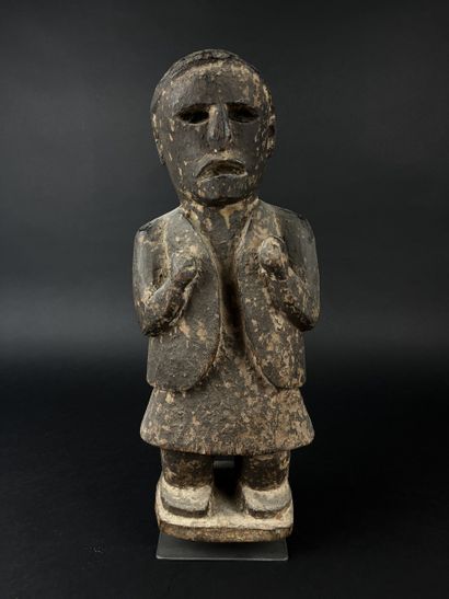 Lot of three objects: a statue of a figure...