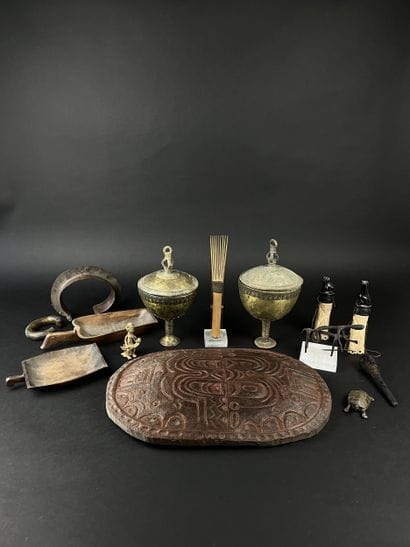 Lot of miscellaneous objects: Two bronze...