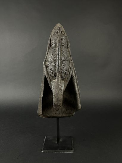 Pirogue wheel, representation of two faces....