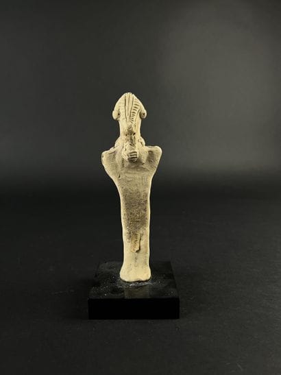 Anthropomorphic votive statuette. Terracotta,...