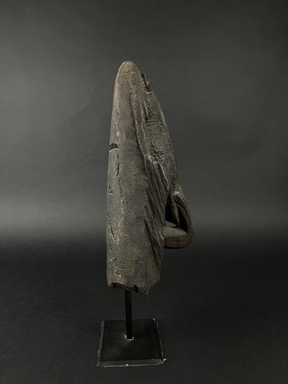 Pirogue wheel, representation of two faces....
