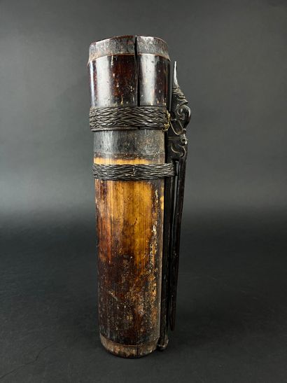 Tolor. Quiver composed of a bamboo tube and...